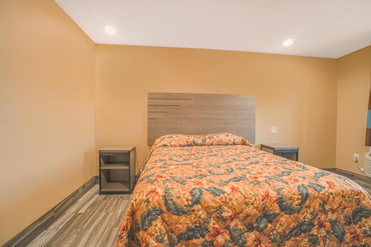 Days Inn By Wyndham أرانسس باس المظهر الخارجي الصورة